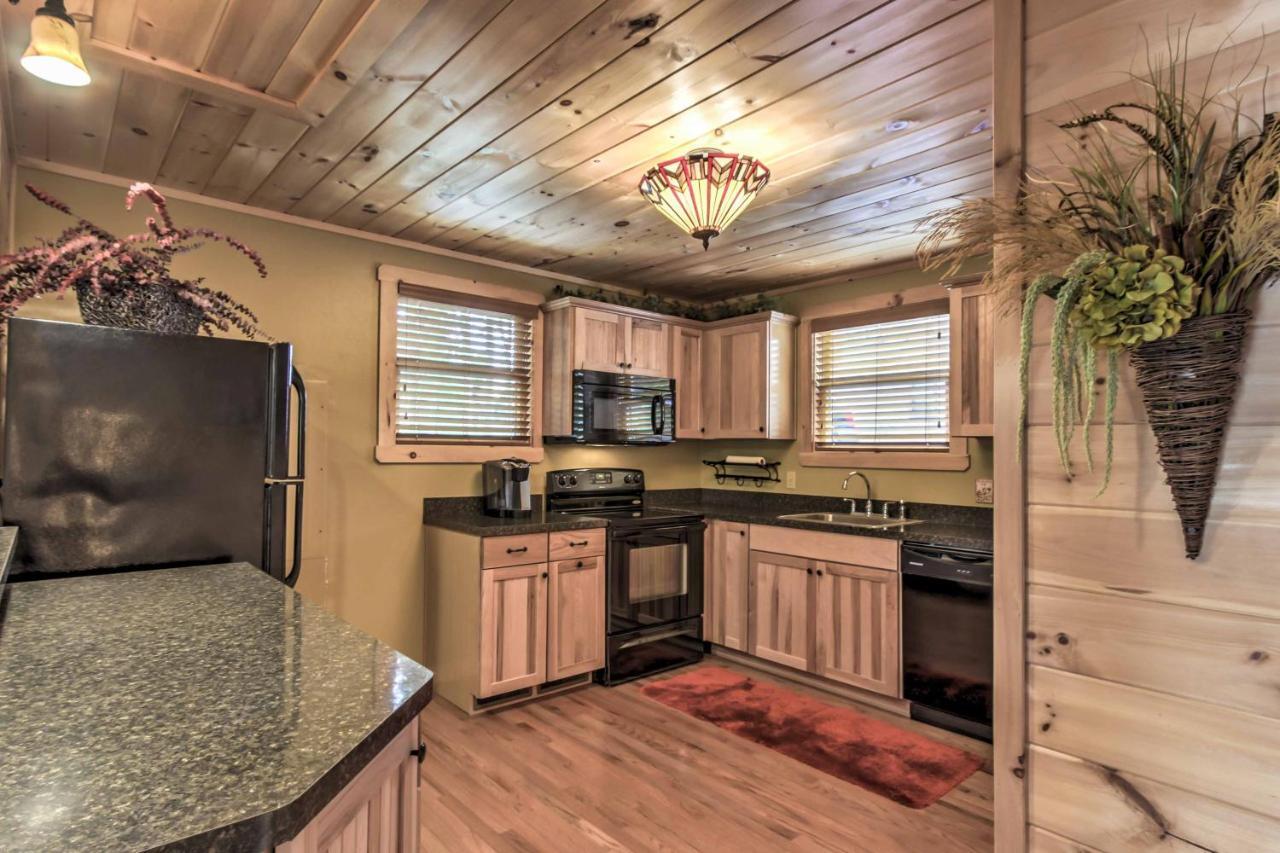 Private Sevierville Cabin With Mountain Views And Loft 外观 照片